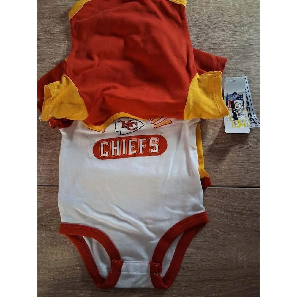 NFL Kansas City Chiefs Infant 3 Piece Bodysuit Set Red White Gold 12M NWT